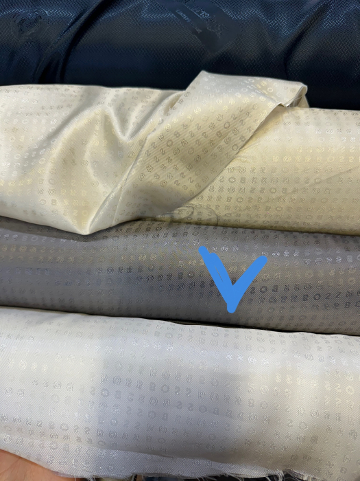 Ткань подкладочная, Италия, Hugo Boss, Состав: 100% вискоза жаккард, Ширина рулона: 143см, Цвет: В213 серый