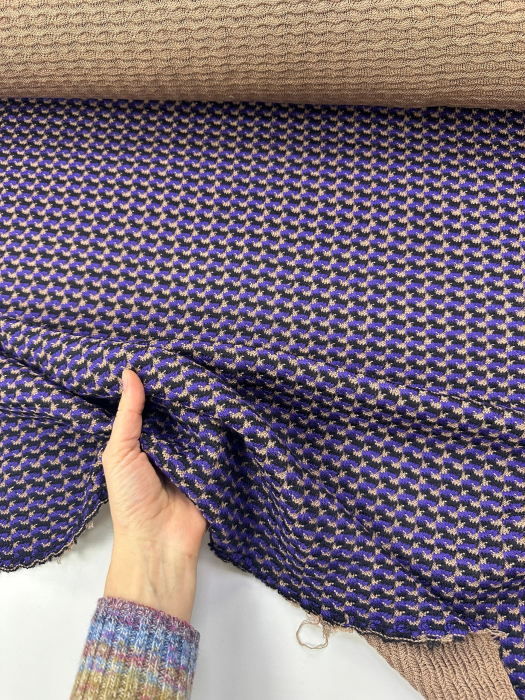 Трикотаж шерстяной, Италия, MISSONI, Состав: 100% меринос, Ширина рулона: 143см, Цвет: B145 верблюжонок/фиолетовая геометрия