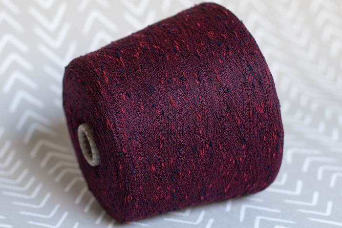 Фантазийная пряжа, art. NODINO TWEED, Италия, Di.Ve, Состав: 73% вискоза, 27% полиамид, Метраж: 1450м/100гр., Цвет: 055012 кьянти (темно сине-красное мулине)