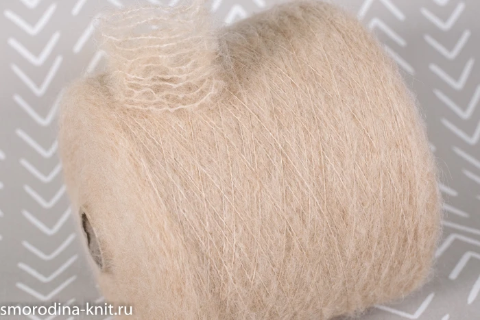 Альпака, art. CAMEL SURI BRUSHED, Италия, Filati Naturali, Состав: 40% альпака, 24% верблюд, 16% шерсть, 17% полиамид, 3% эластан, Метраж: 550м/100гр., Цвет: 10701 беби верблюд (бледный бежевый)