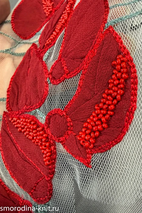 Нашивка "Красный цветочек", Производитель: Италия, Max Mara, Материал: текстиль, бисер, Высота: 29см, Ширина: 16см 