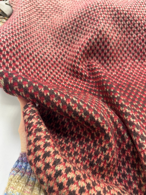 Трикотаж пальтовый БЕЗ подложки, Италия, MISSONI, Состав: 62% шерсть, 26% мохер, 12% полиамид, Ширина рулона: 120см, Цвет: B117 геометрический градиент в красных оттенках